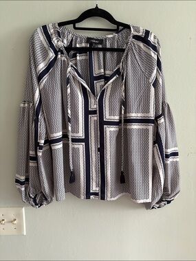 Aakaa Blue and White Patterned peasant sleeve Blouse M